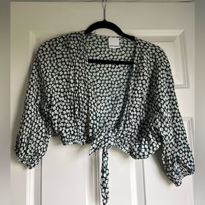 Skylar + Madison Floral top!